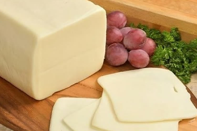 Algunos tipos de queso son recomendados por los expertos para bajar de peso