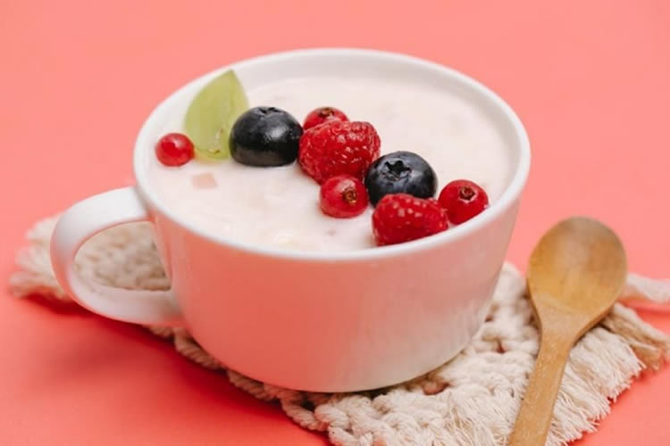 Beneficios del yogur y el kéfir para rejuvenecer y mantener sana la piel