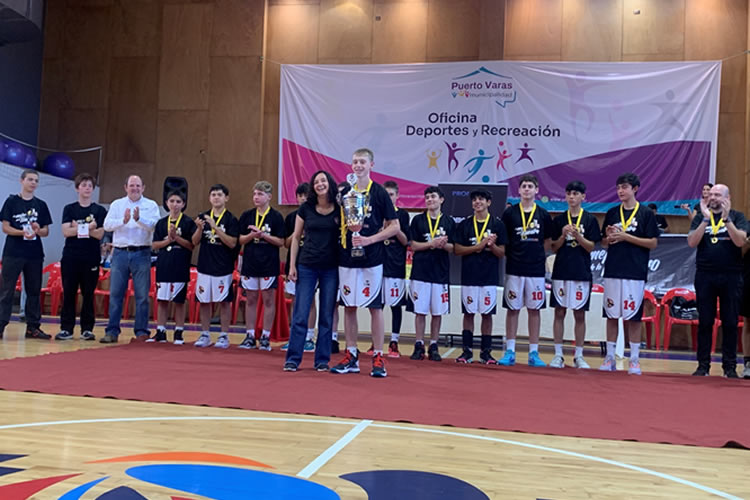 Campeonato de Baloncesto reunió a más de 300 niños y jóvenes en torno al deporte y el consumo de leche