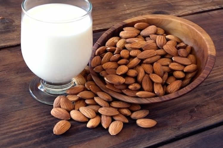 Adiós a la &quot;leche del almendras&quot; y al &quot;jamón vegano&quot; en Francia