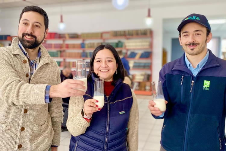 Científicos estudian preferencias de consumidores en 5 tipos de leche