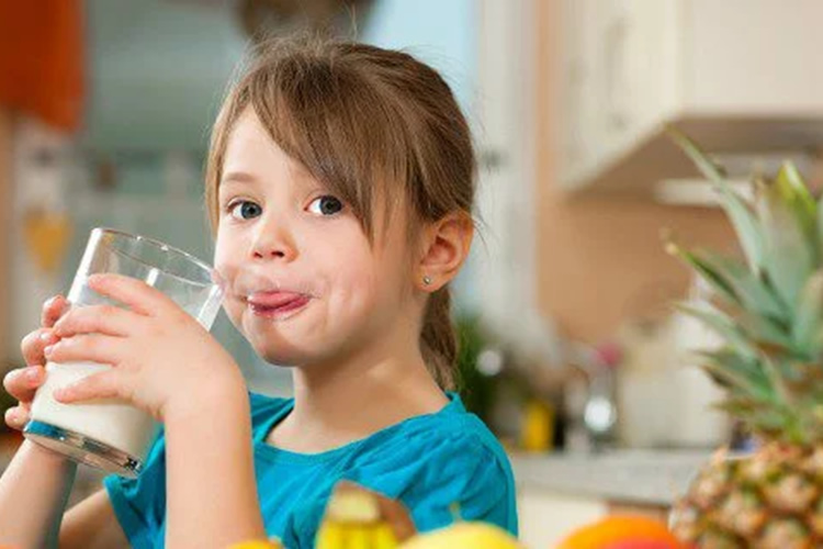 Por qué los lácteos son esenciales para el desarrollo infantil