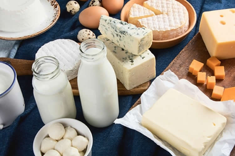 Estudio revela que los lácteos controlan mejor el azúcar en sangre que las dietas veganas