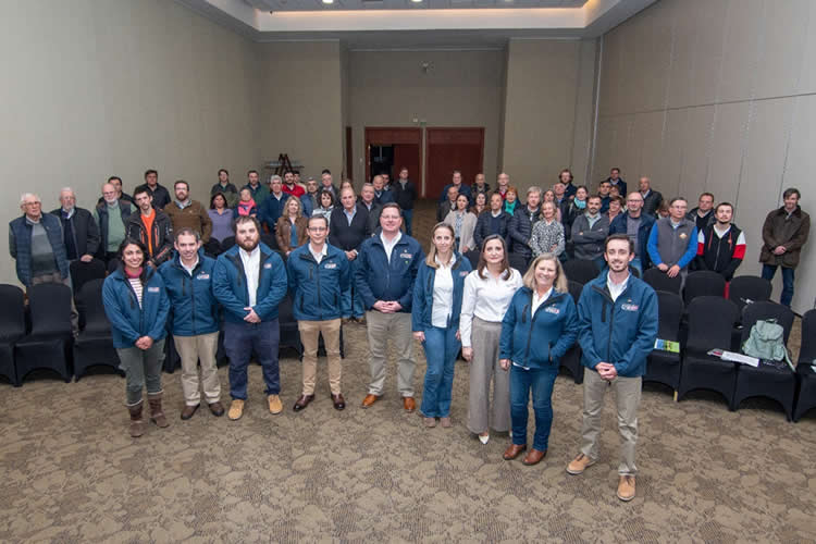 Aproleche Osorno celebra Asamblea Anual reafirmando el rol esencial del sector 