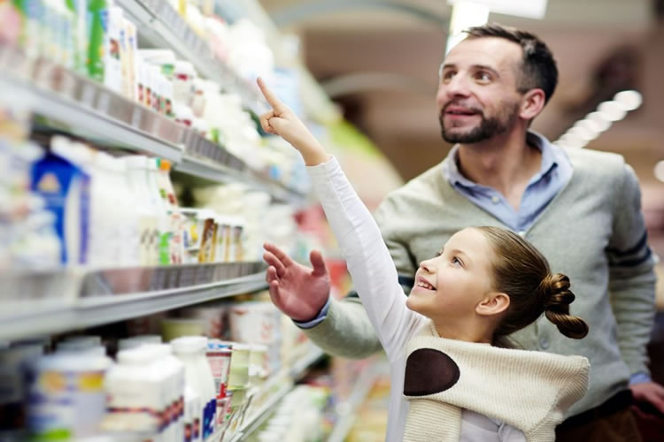 Investigadores ponen a disposición de la industria láctea tecnología que incorpora material reciclado en envases para yogur