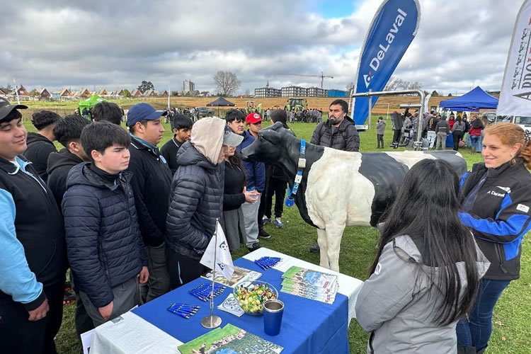 Aproleche Osorno promueve vocaciones agropecuarias en jóvenes