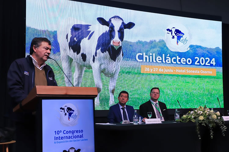 Gremios expresan preocupación por salida del ministro de Agricultura