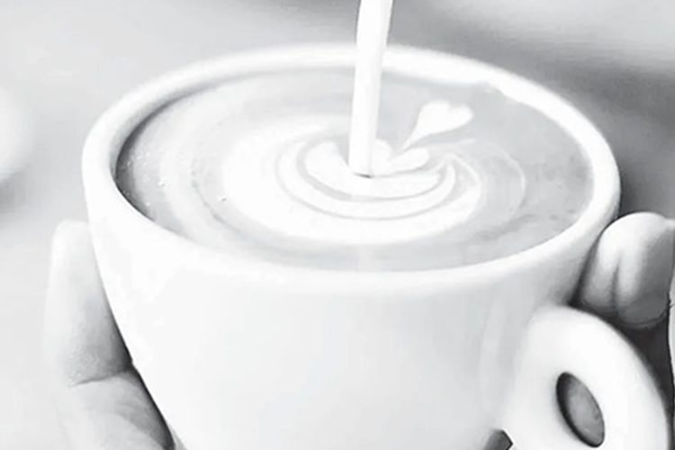 Café con leche: cómo mejorar su digestión y qué tener en cuenta