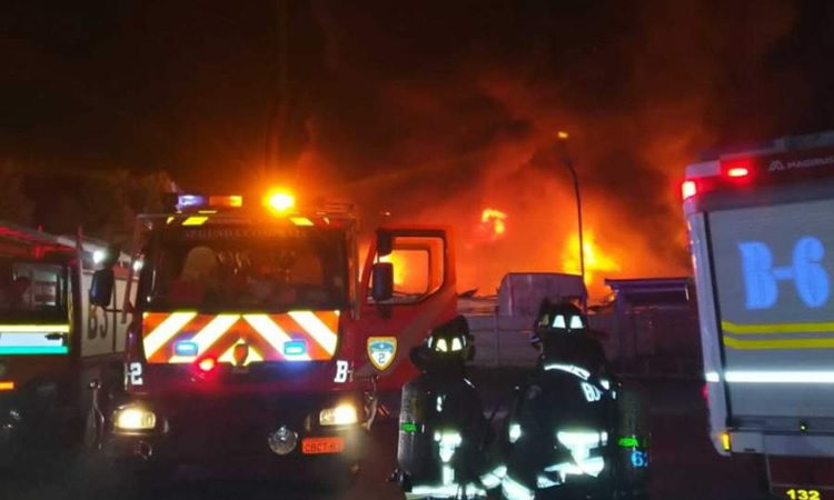 Incendio afectó instalaciones de productora de lácteos Quillayes