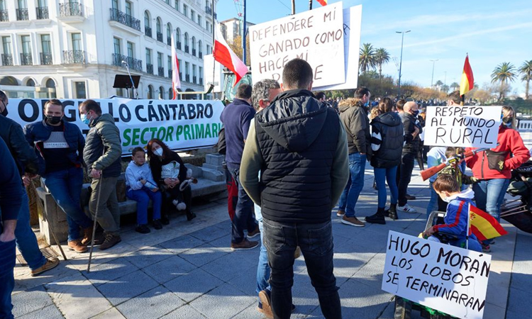 Productores lecheros españoles continuarán las protestas para que suban los precios en origen