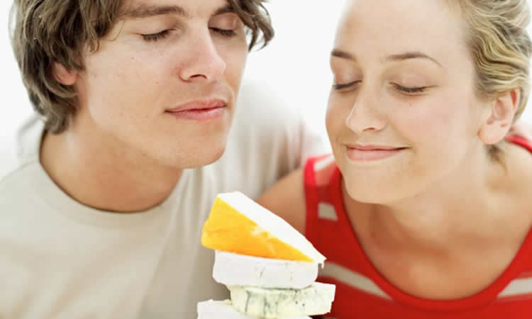 Por qué no deberías eliminar el queso de tu dieta para perder peso