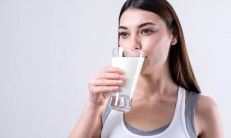 Qué le pasa a tu cuerpo si tomas leche todos los días