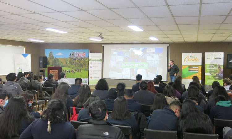 Seminario Vocacional destacó el liderazgo y futuro tecnológico en el agro