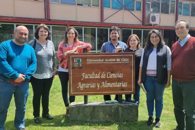 Aproleche Osorno y la Facultad de Ciencias Agrarias y Alimentarias analizan posibilidad de trabajo conjunto