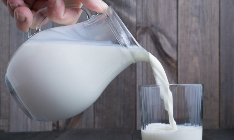 El índice de precios de los productos lácteos de la FAO sigue descendiendo 