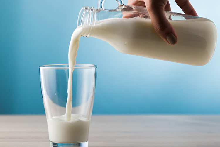 Por qué beber leche es un hábito cargado de ventajas