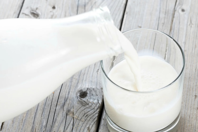 Leche enriquecida con vitamina D ayuda a “prevenir enfermedades respiratorias y diarreicas”