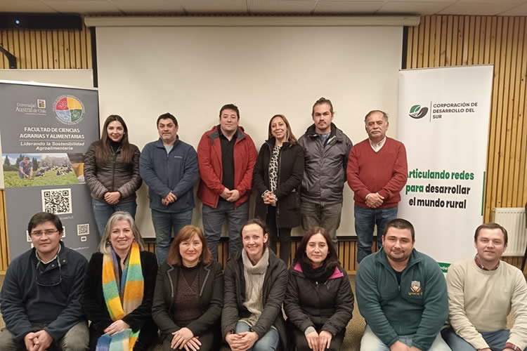 Docentes de liceos agrícolas se capacitaron en la UACh