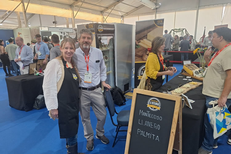 Fedeleche destaca potencial del sector lácteo en visita a Espacio Food & Service 2025 