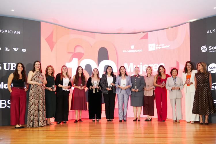 Gerente de Aproleche Osorno es reconocida entre las “100 Mujeres Líderes 2025” 