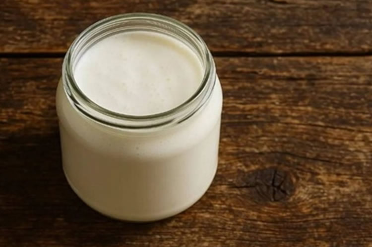 Qué te pasa si tomas un yogur o kéfir cada día (según la ciencia)