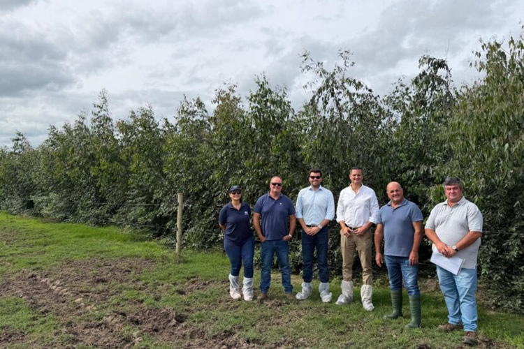 Nestlé y Conaprole firman acuerdo de co-inversión para reducir la huella de carbono en la cadena láctea