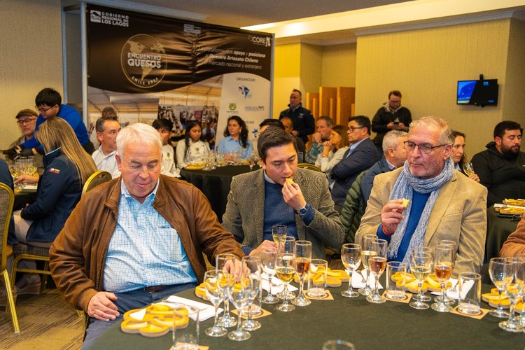 Más de 120 quesos compitieron en el primer día de Chilelácteo 2026