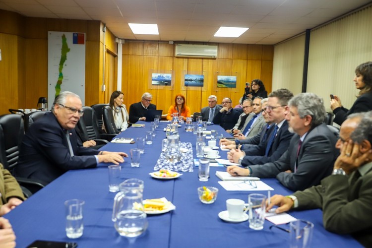 Sector lácteo se reúne en la Comisión Nacional de la Leche y propone acción coordinada para aumentar el consumo per cápita, abrir nuevos mercados y fortalecer la sustentabilidad 