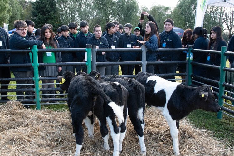 Seminario Vocacional presentó a estudiantes las nuevas oportunidades del sector agropecuario